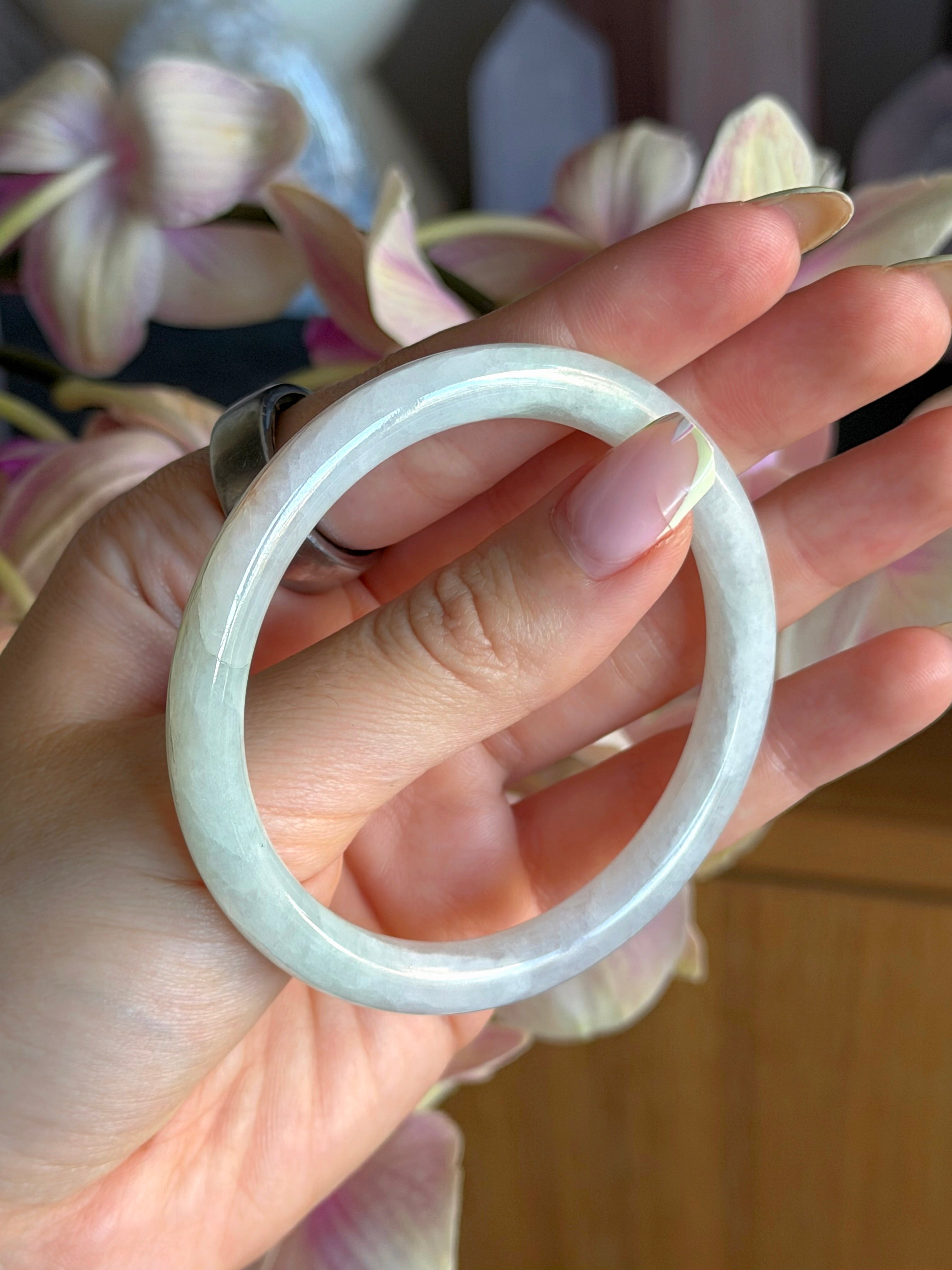 56mm Minty green x lavender jade bangle L