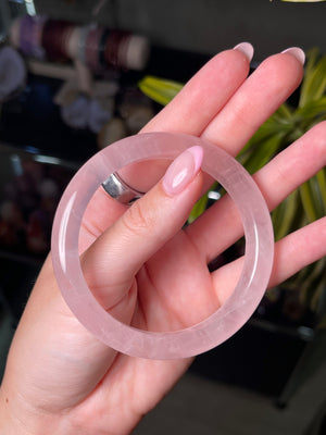 59.5mm Gemmy Rose Quartz Bangle D