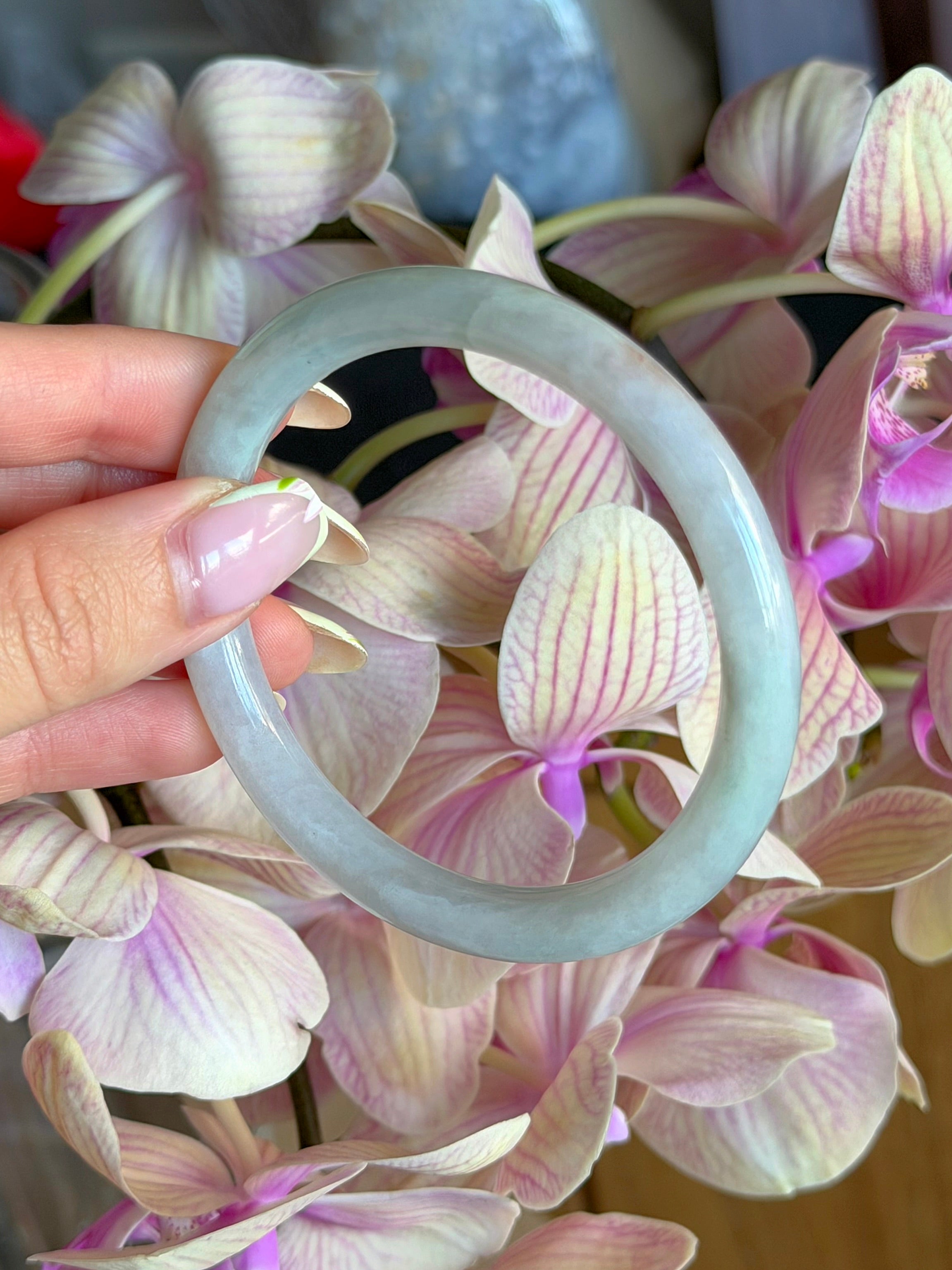 56mm Minty green x lavender jade bangle L